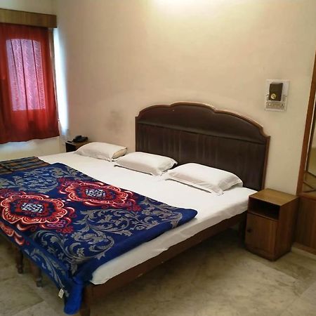 Hotel Vinayakam Udaipur Exteriör bild