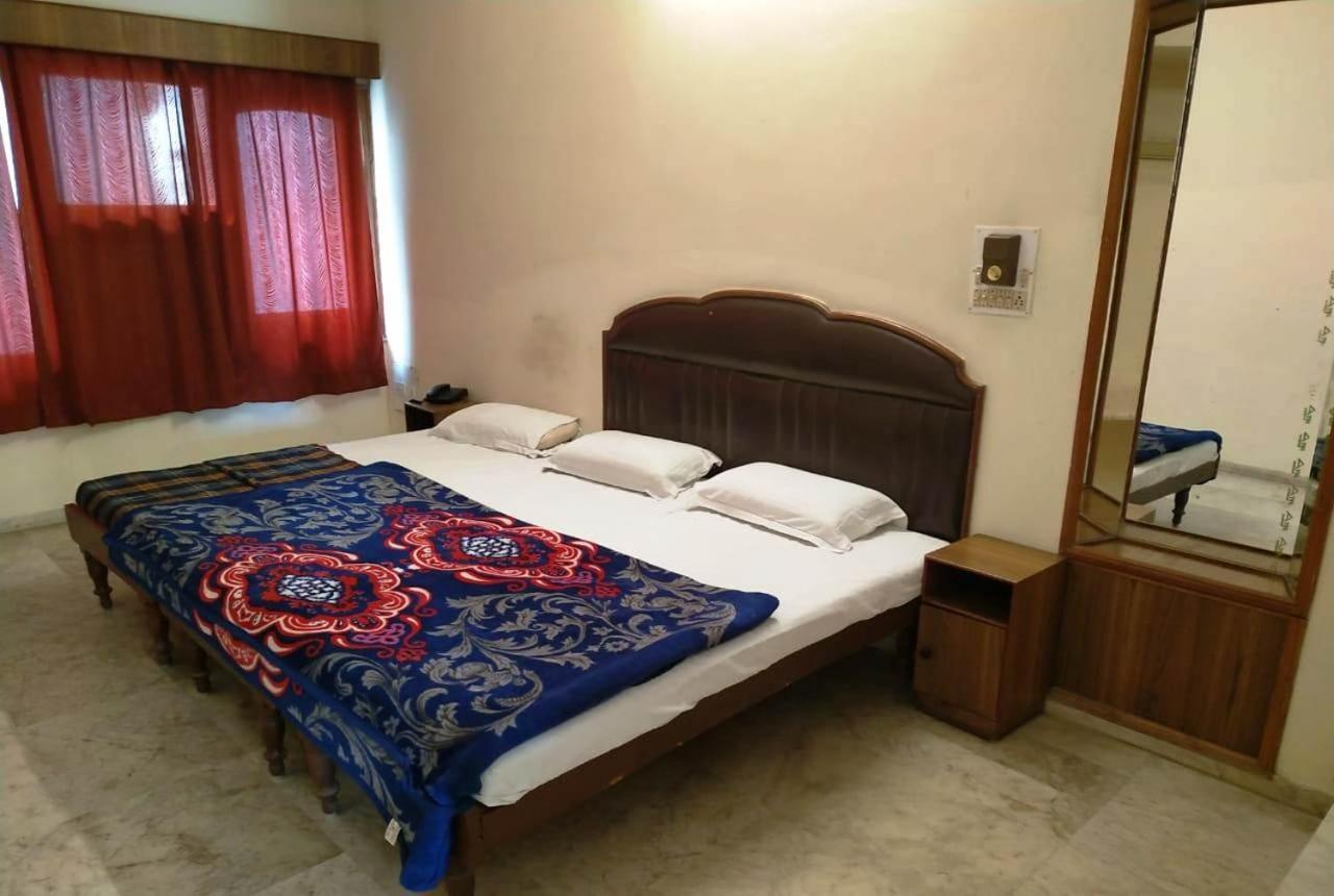Hotel Vinayakam Udaipur Exteriör bild