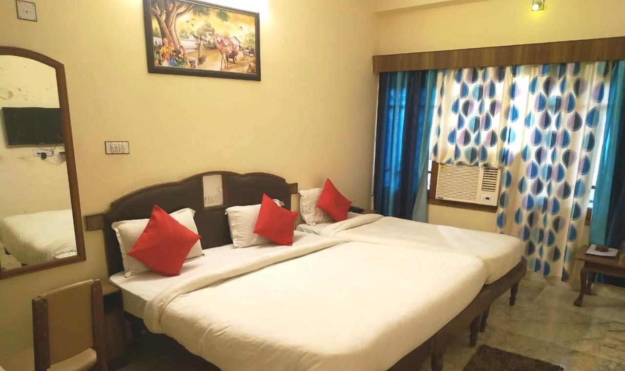 Hotel Vinayakam Udaipur Exteriör bild