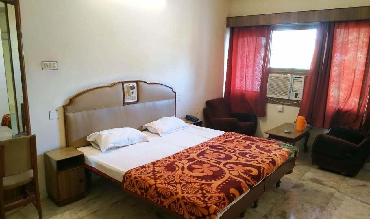 Hotel Vinayakam Udaipur Exteriör bild