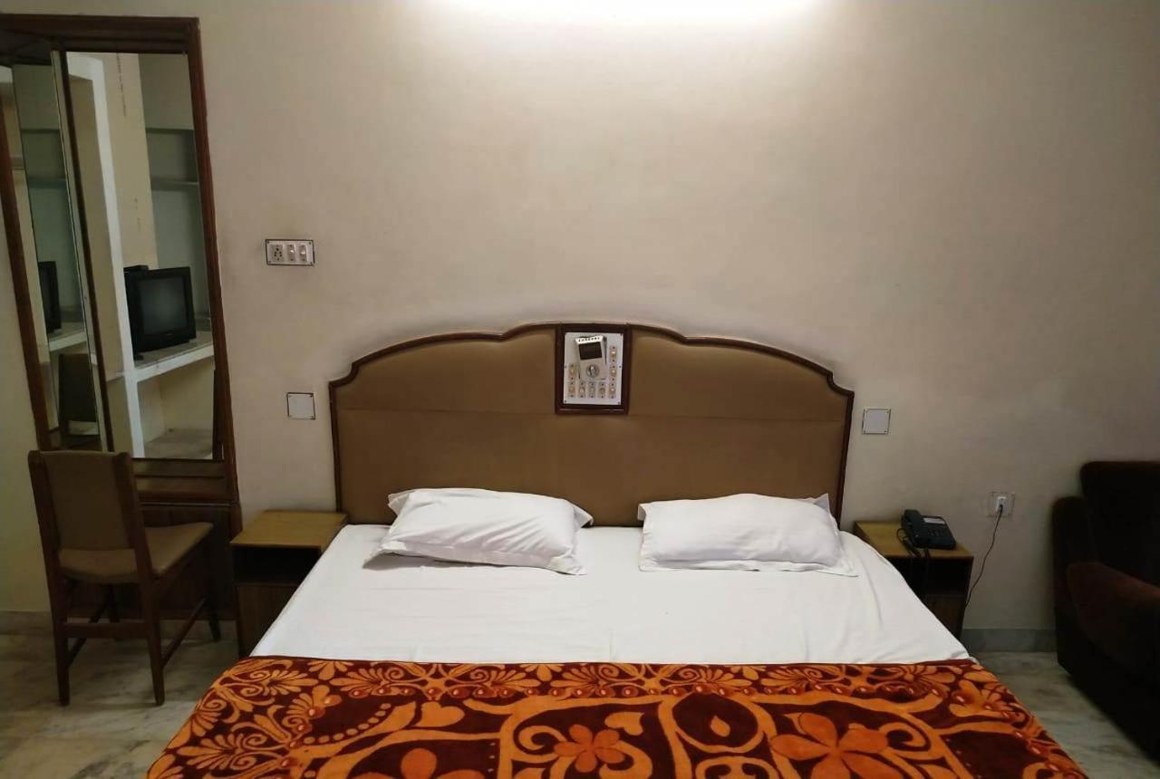 Hotel Vinayakam Udaipur Exteriör bild