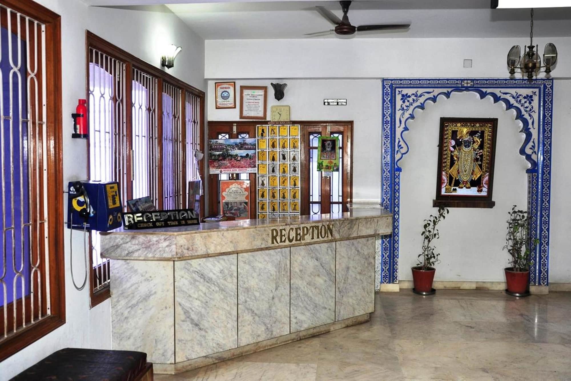 Hotel Vinayakam Udaipur Exteriör bild